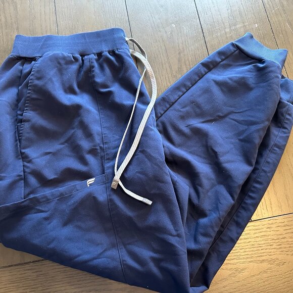 Fabletics Jogger Scrubs - Picture 1 of 2